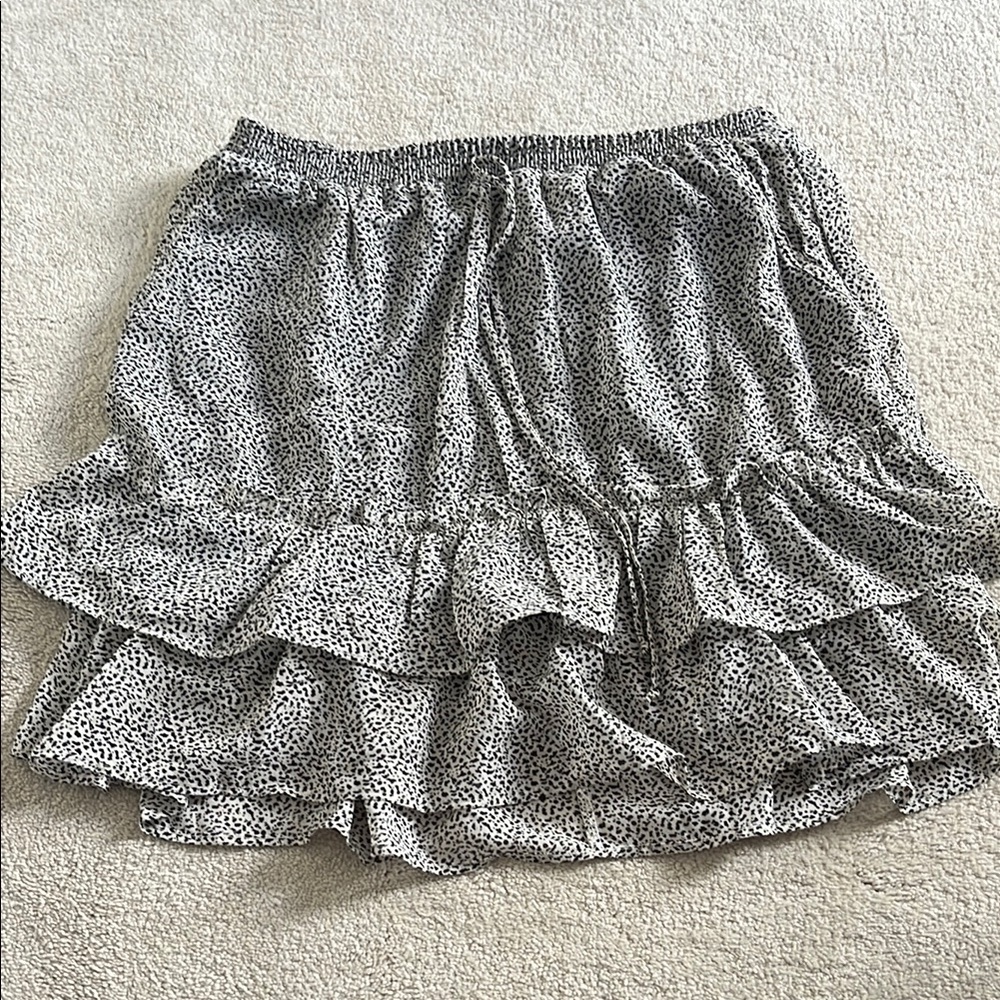 Sienna Sky White and Black Speckled Skirt Size Medium